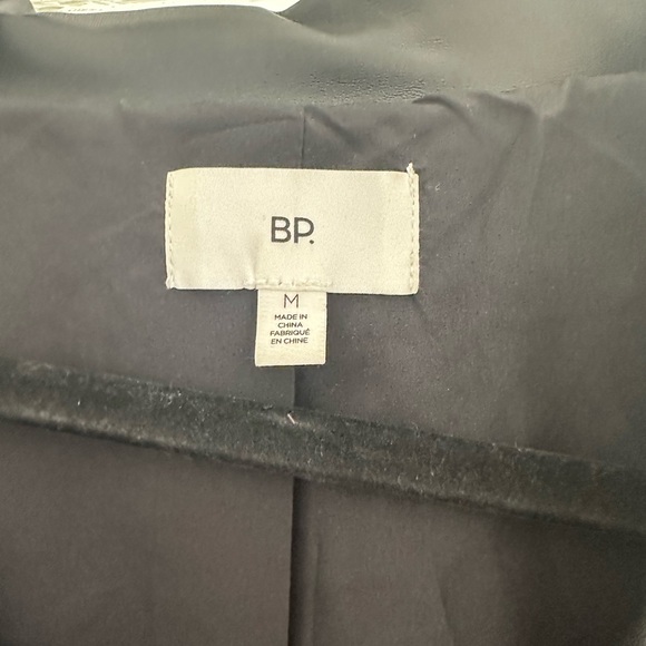 Oversized button up faux leather jacket- slightly cropped - Picture 2 of 3